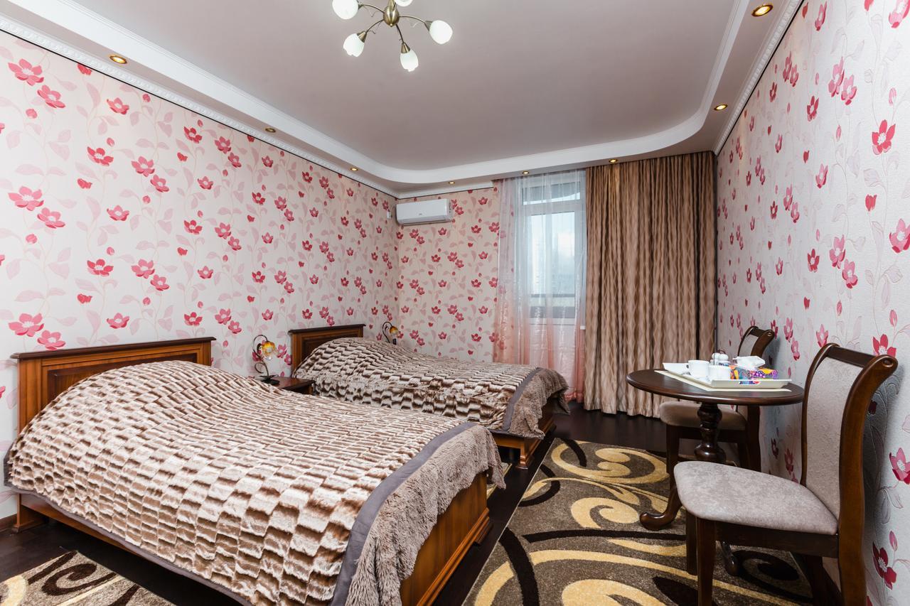 Nadobu Hotel Roshe Kijev Kültér fotó