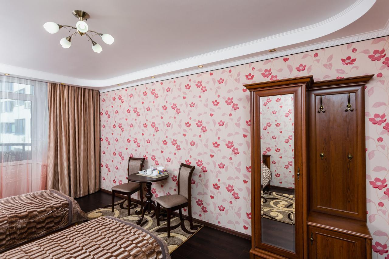 Nadobu Hotel Roshe Kijev Kültér fotó